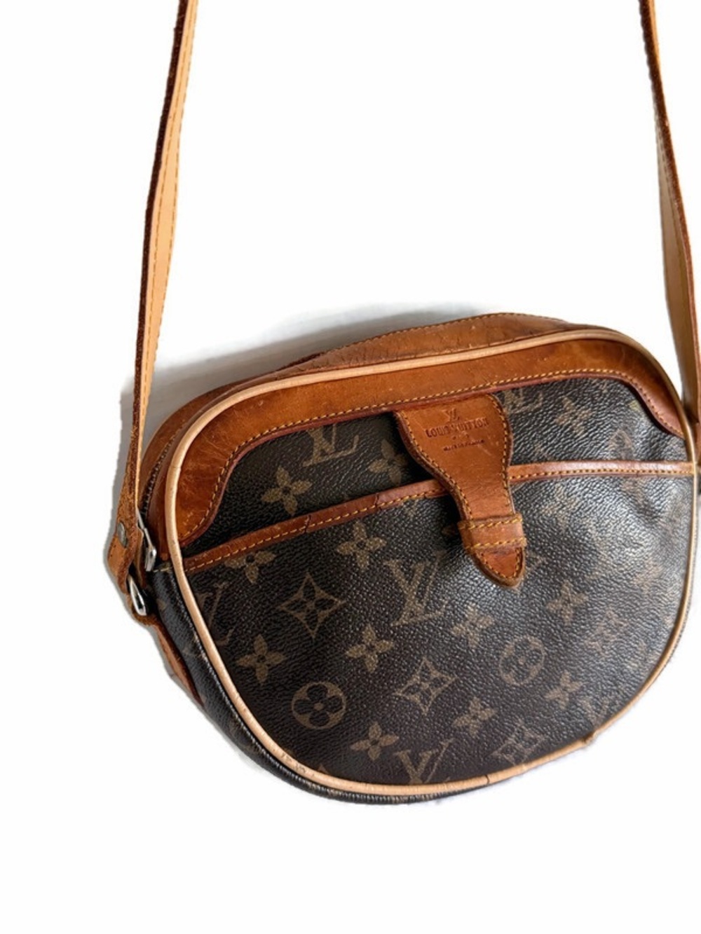 Louis Vuitton Vintage Monogram Round Shoulder Bag in Brown and Tan - Picture 2 of 9
